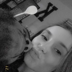 Meet your Posher, Pia